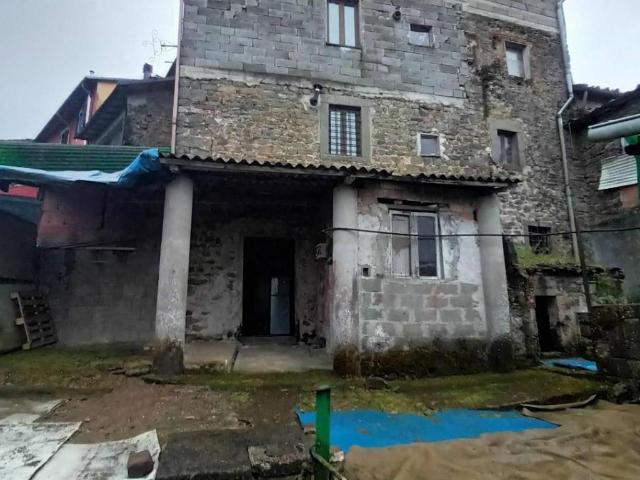 Villa Indipendente in vendita a Unione dei comuni Media Valle del Serchio, Ponte A Serraglio