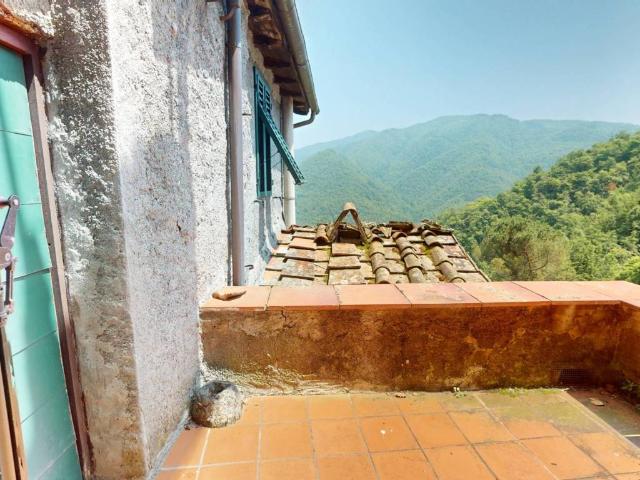 Villa Indipendente in vendita a Unione dei comuni Media Valle del Serchio, Brandeglio