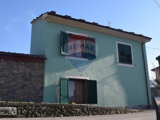 Villa Indipendente in vendita a Unione dei comuni Media Valle del Serchio, Montefegatesi