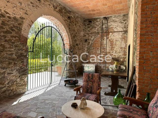 Villa Indipendente in vendita a Unione dei comuni Media Valle del Serchio, Fornoli