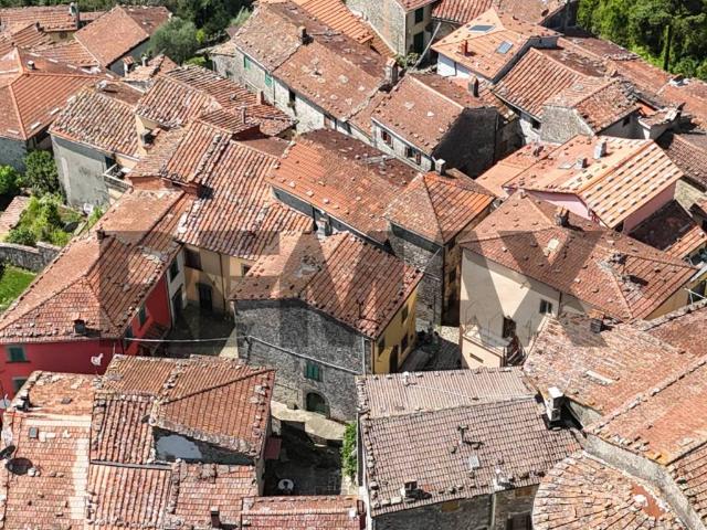 Villa Indipendente in vendita a Unione dei comuni Media Valle del Serchio, Toscana