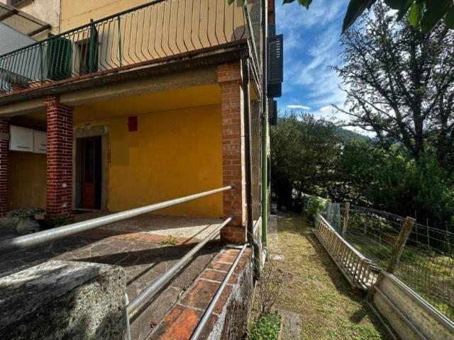 Villa Indipendente in vendita a Unione dei comuni Media Valle del Serchio, Ponte A Serraglio