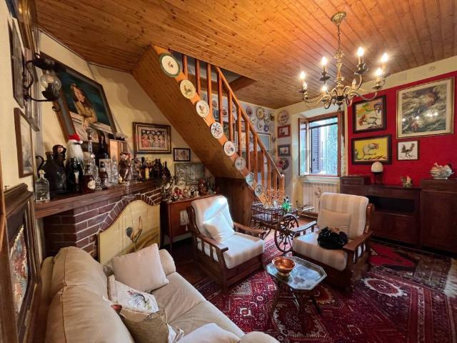 Villa Indipendente in vendita a Unione dei comuni Media Valle del Serchio, Crasciana