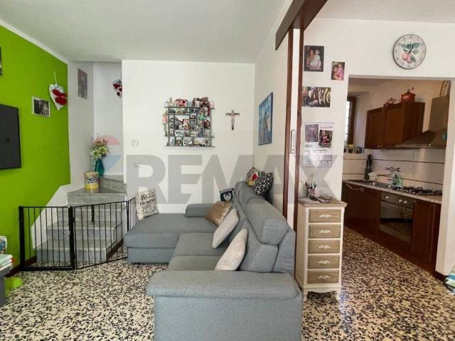 Villa Indipendente in vendita a Unione dei comuni Media Valle del Serchio, Fornoli