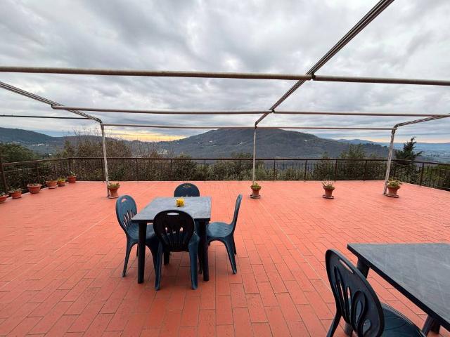 Villa Indipendente in vendita a L'Apparita-Monte Pilli, Bagno a Ripoli