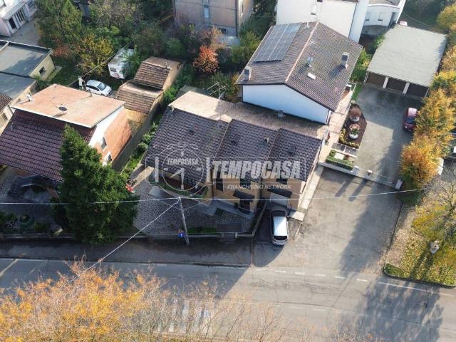 Villa Indipendente in vendita a Terra di Mezzo, Re