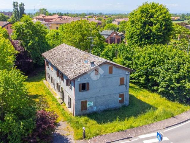 Villa Indipendente in vendita a Terra di Mezzo, Re