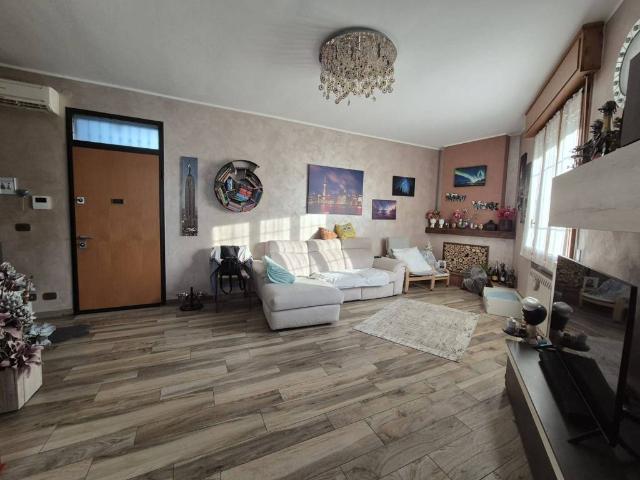 Villa Indipendente in vendita a Terra di Mezzo, Re