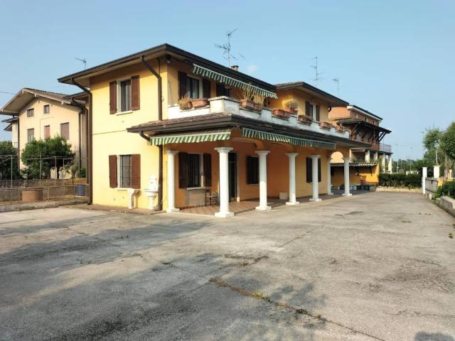 Villa Indipendente in vendita a Bagnolo Mella, Lombardia
