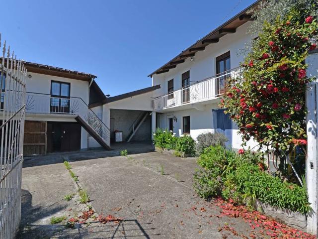 Villa Indipendente in vendita a Fenoglio, Piemonte