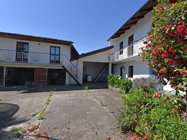 Villa Indipendente in vendita a Fenoglio, Piemonte