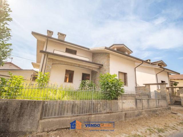 Villa Indipendente in vendita a Piemonte, Cuneo