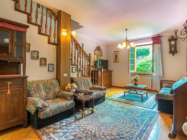 Villa Indipendente in vendita a Unione di comuni Montana Lunigiana, Bagnone