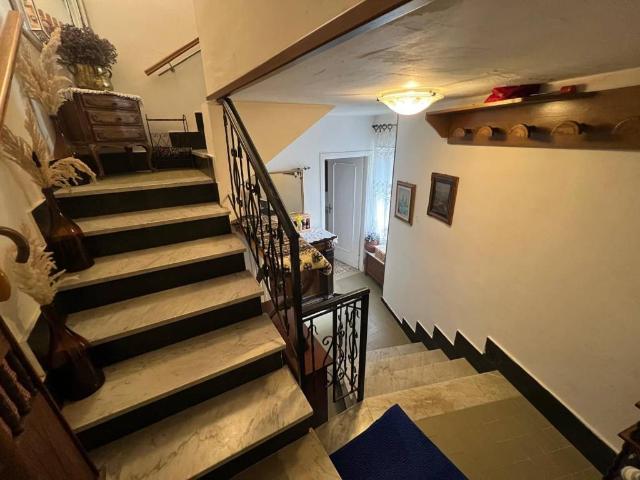 Villa Indipendente in vendita a Bajardo, Liguria