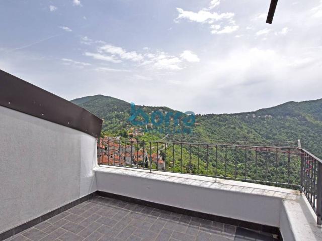 Villa Indipendente in vendita a Bajardo, Liguria