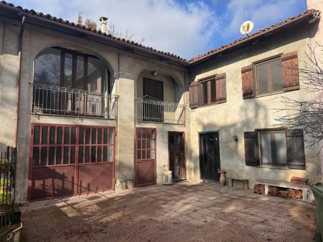 Villa Indipendente in vendita a Piemonte, Asti