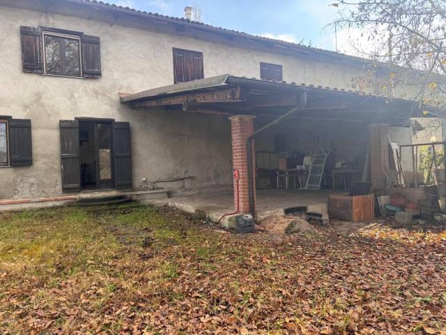 Villa Indipendente in vendita a Piemonte, Asti