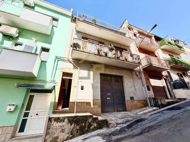 Villa Indipendente in vendita a Balestrate, Sicilia