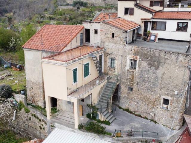 Villa Indipendente in vendita a Balestrino, Liguria