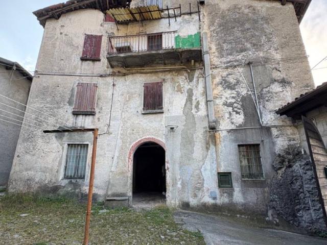Villa Indipendente in vendita a Ballabio Inferiore, Ballabio