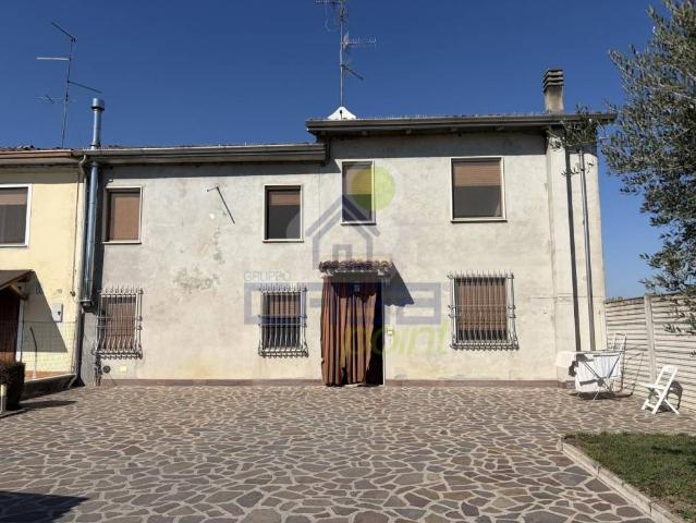Villa Indipendente in vendita a Banzuolo, Viadana