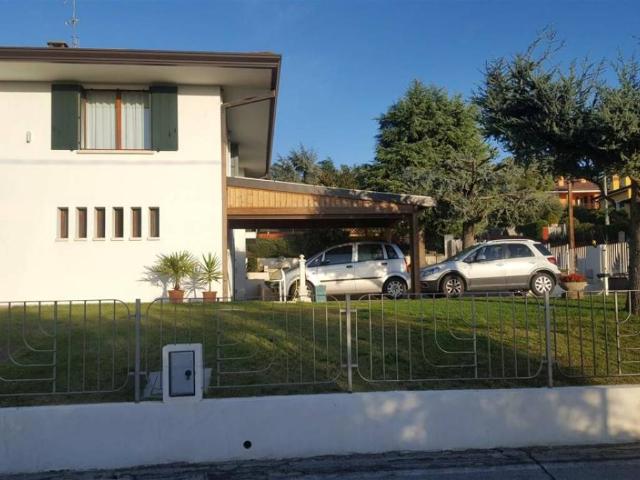 Villa Indipendente in vendita a Baone, Veneto