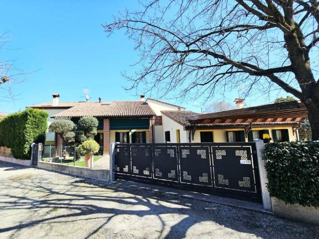 Villa Indipendente in vendita a Baone, Veneto