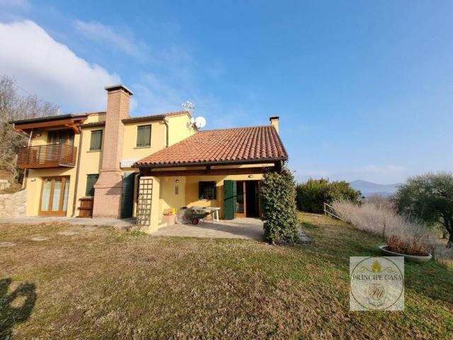Villa Indipendente in vendita a Baone, Veneto