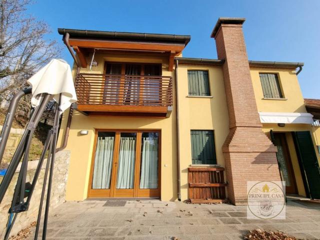 Villa Indipendente in vendita a Baone, Veneto