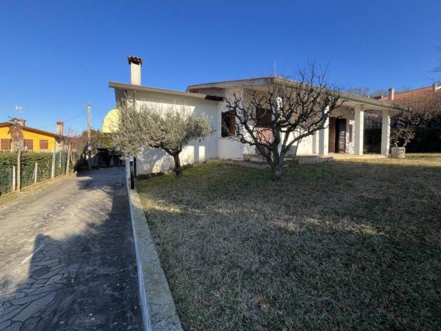 Villa Indipendente in vendita a Baone, Veneto