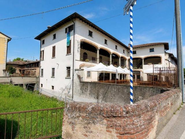 Villa Indipendente in vendita a Barbata, Lombardia
