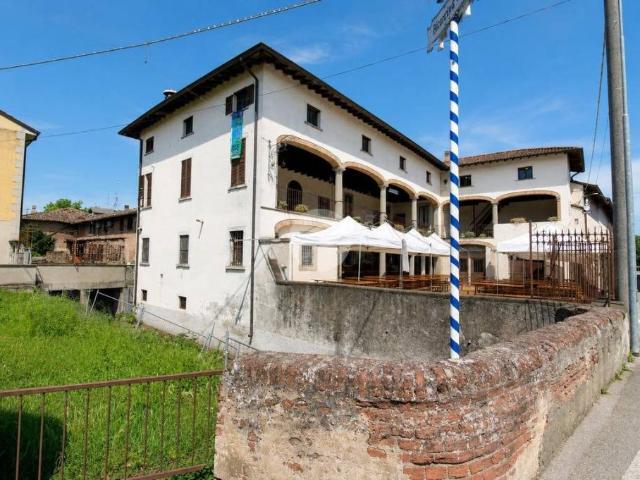 Villa Indipendente in vendita a Barbata, Lombardia