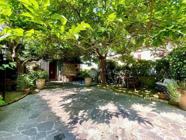 Villa Indipendente in vendita a Cornocchio di Fondo, Barberino Di Mugello