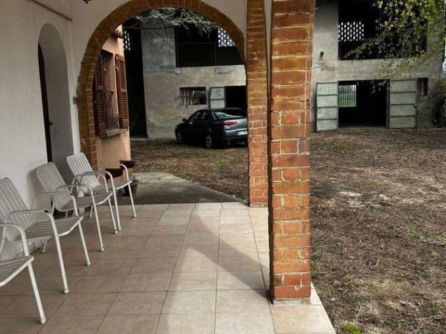 Villa Indipendente in vendita a Barbianello, Lombardia
