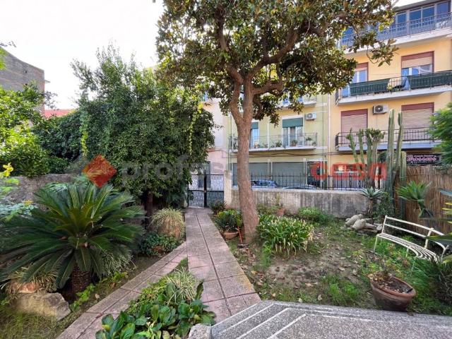 Villa Indipendente in vendita a Barcellona, Barcellona Pozzo Di Gotto