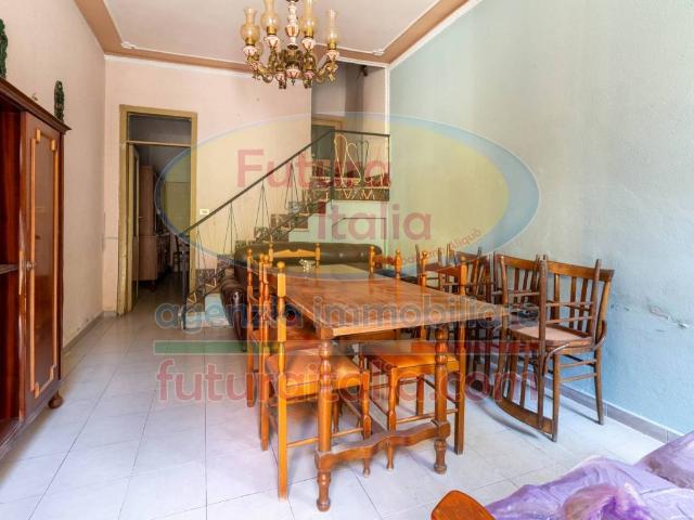 Villa Indipendente in vendita a Oreto, Barcellona Pozzo Di Gotto