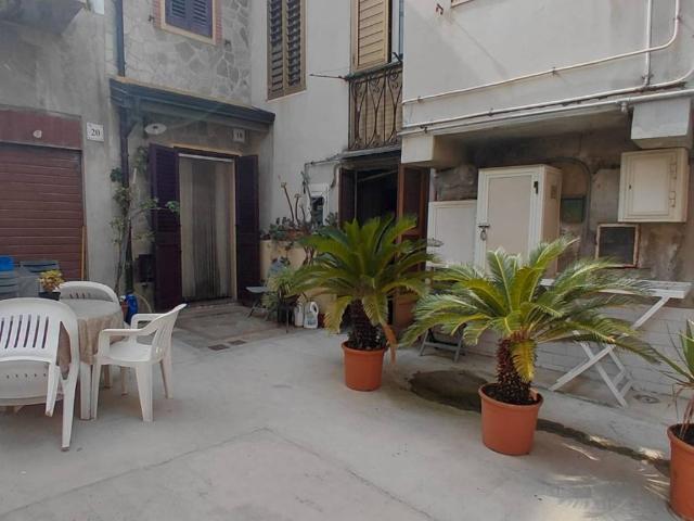 Villa Indipendente in vendita a Barcellona, Barcellona Pozzo Di Gotto
