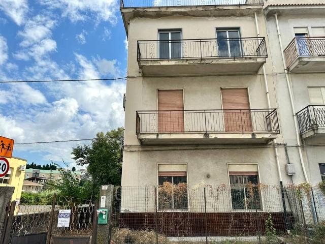 Villa Indipendente in vendita a Cannistrà, Barcellona Pozzo Di Gotto