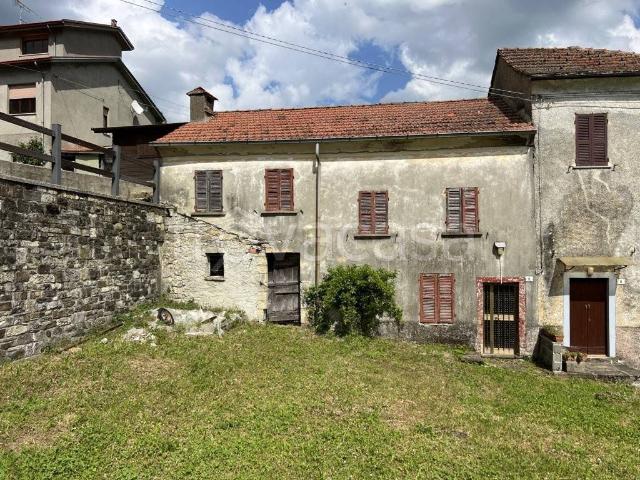 Villa Indipendente in vendita a Bardi, Reggio Emilia
