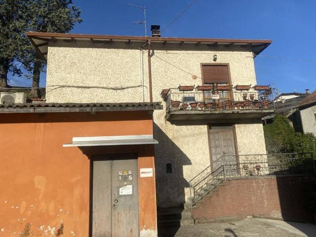Villa Indipendente in vendita a Bardi, Reggio Emilia