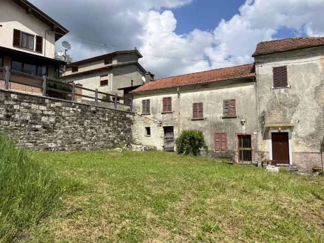 Villa Indipendente in vendita a Bardi, Reggio Emilia