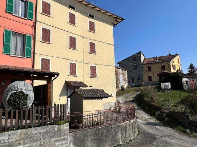 Villa Indipendente in vendita a Bardi, Reggio Emilia