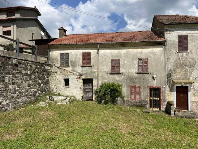 Villa Indipendente in vendita a Bardi, Reggio Emilia