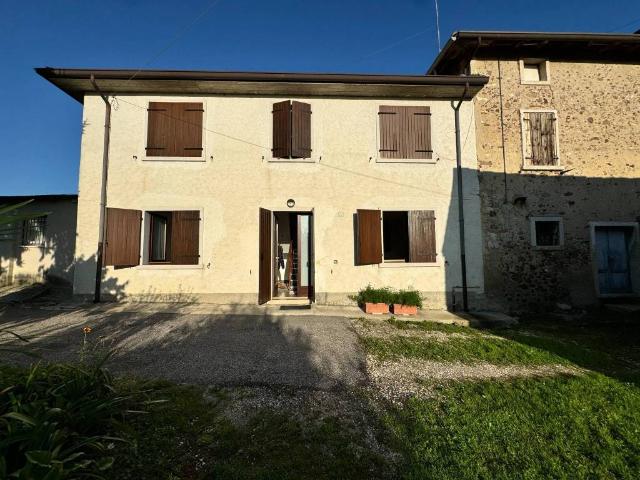 Villa Indipendente in vendita a Calmasino, Bardolino
