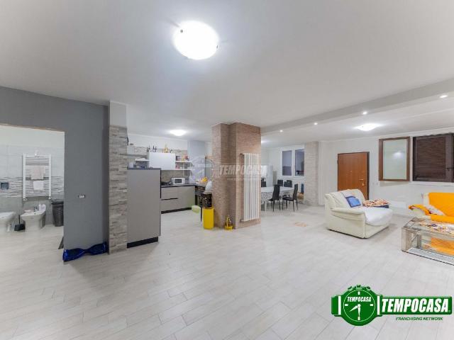 Villa Indipendente in vendita a Bareggio, Lombardia