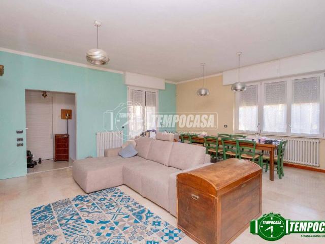 Villa Indipendente in vendita a Bareggio, Lombardia