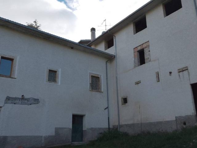 Villa Indipendente in vendita a Teora, Barete