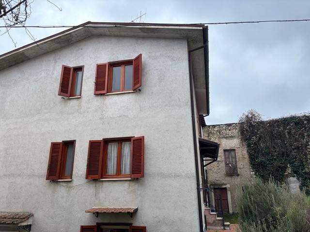 Villa Indipendente in vendita a Barete, Abruzzo