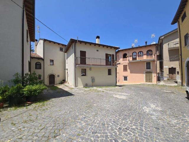 Villa Indipendente in vendita a Barete, Abruzzo