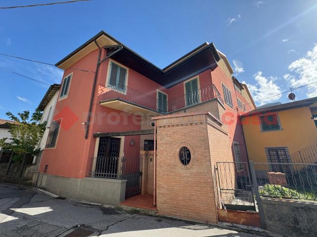 Villa Indipendente in vendita a Unione dei comuni Media Valle del Serchio, Barga